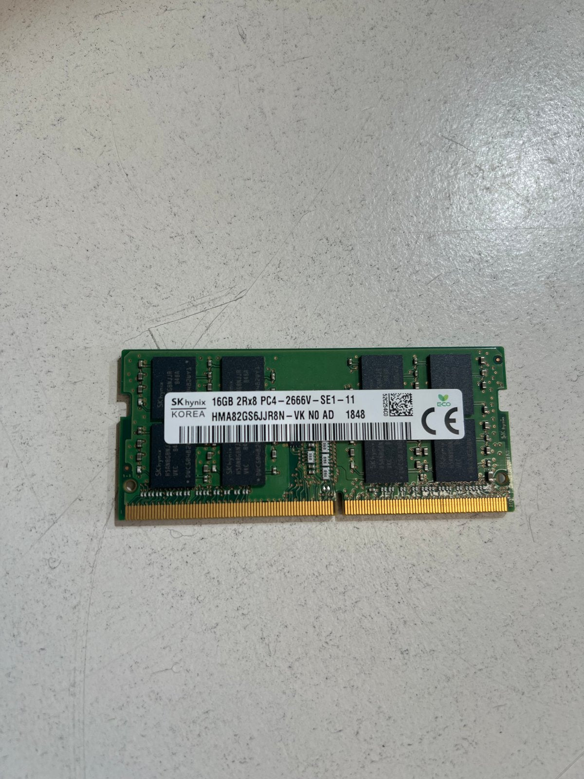 SK hynix HMA82GS6JJR8N-VK
