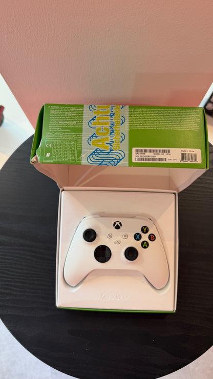 Xbox Wireless Controller Robot White (Model 1914) – Open-Box