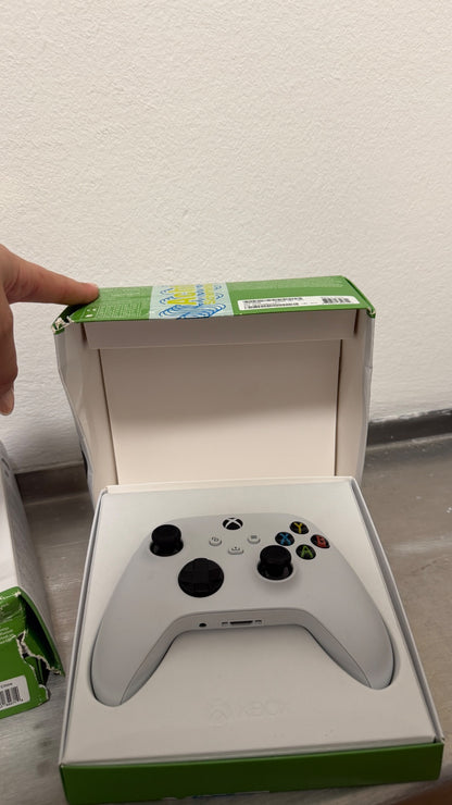 Xbox Wireless Controller Robot White (Model 1914) – Open-Box