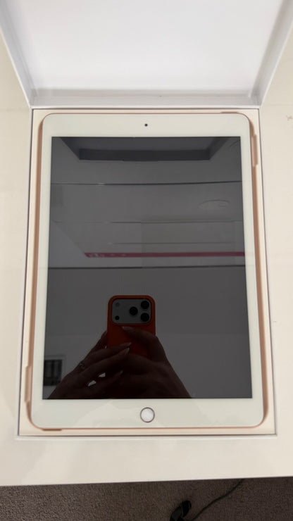 Apple iPad 8 (2020) 10,2" 32GB WiFi Roségold – geprüft, OVP