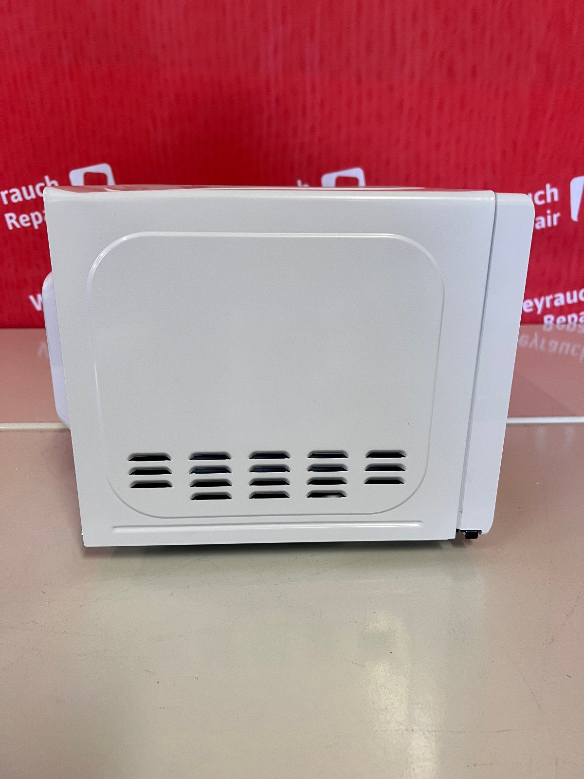 exquisit MW 900-030 Mikrowelle weiß 700W, geprüft – B-Ware