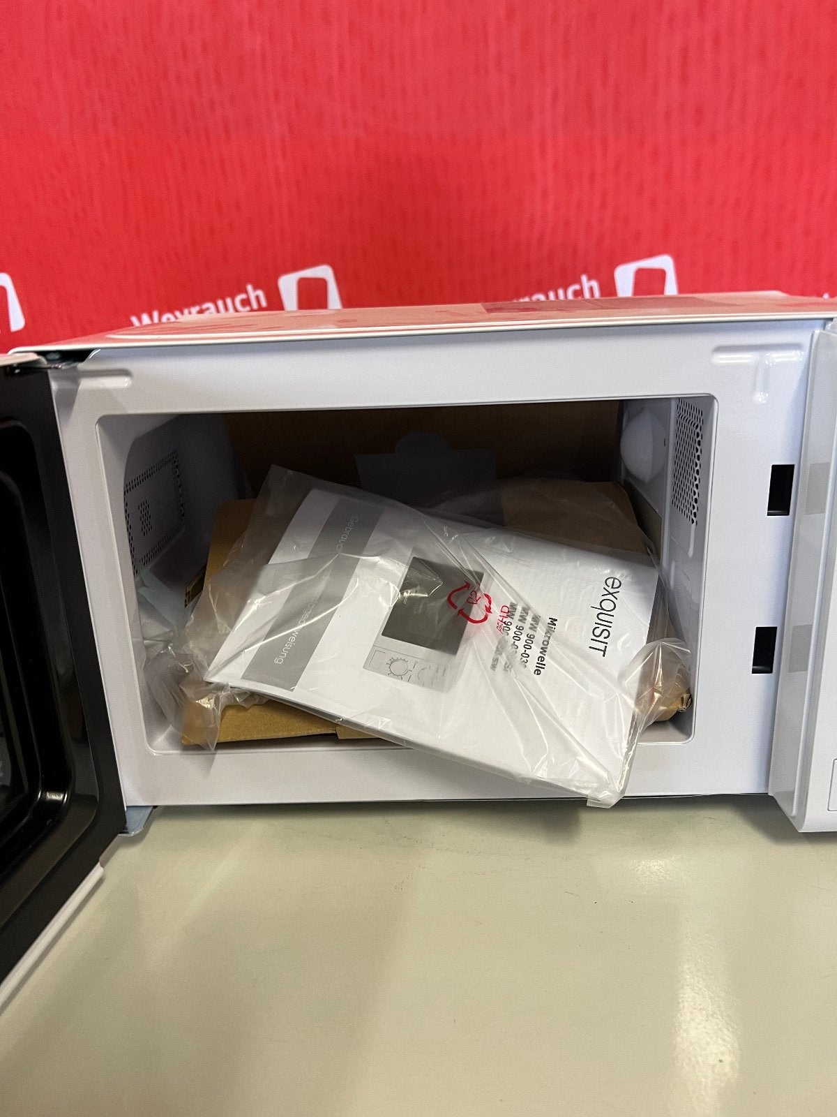 exquisit MW 900-030 Mikrowelle weiß 700W, geprüft – B-Ware