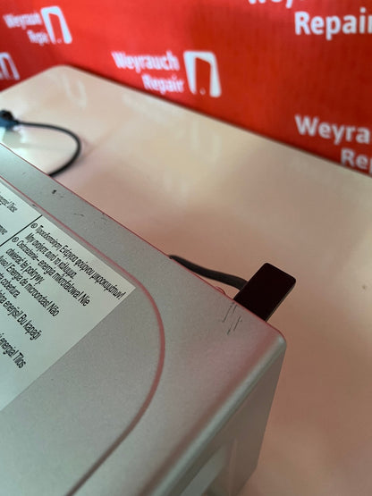 exquisit MW 900-030 G Mikrowelle mit Grill, Silber, 700 W – geprüfte B-Ware