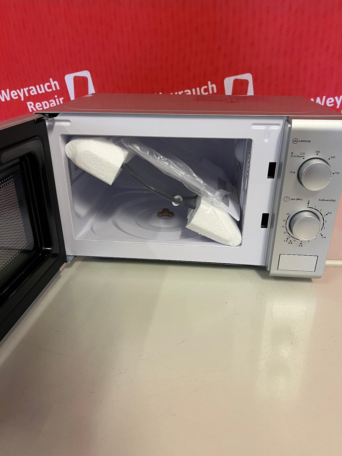 exquisit MW 900-030 Mikrowelle silber 700W – neuwertige B-Ware