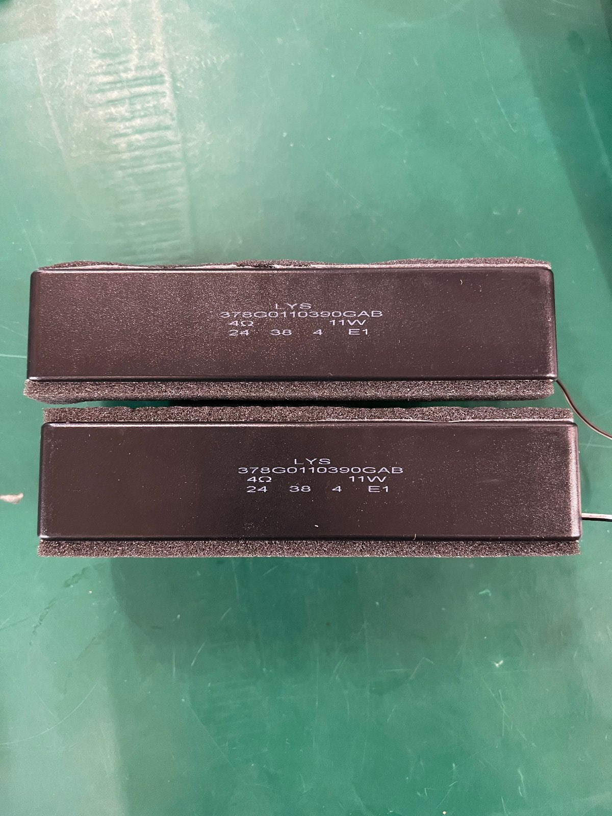 LYS 378G0110390GAB TV-Lautsprecher Paar 4 Ω 11 W – geprüfte B-Ware