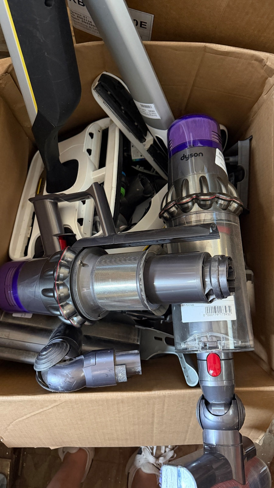 Dyson Staubsauger Konvolut – Bastlerware / defekt, Ersatzteilspender