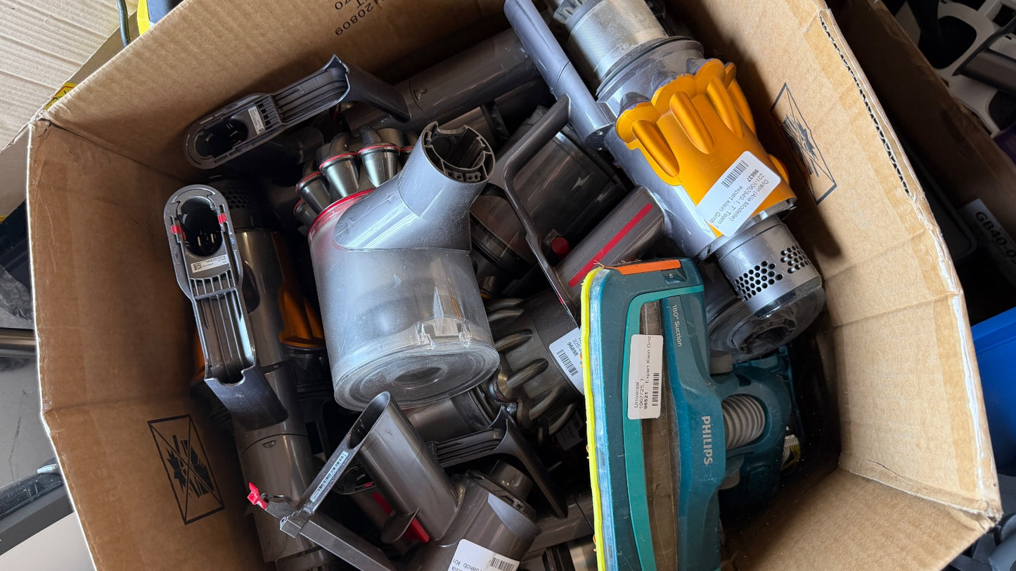 Dyson Staubsauger Konvolut – Bastlerware / defekt, Ersatzteilspender